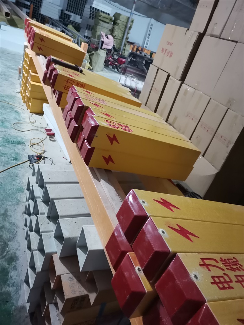 燃氣管道警示帶溝槽開(kāi)挖和回填土操作